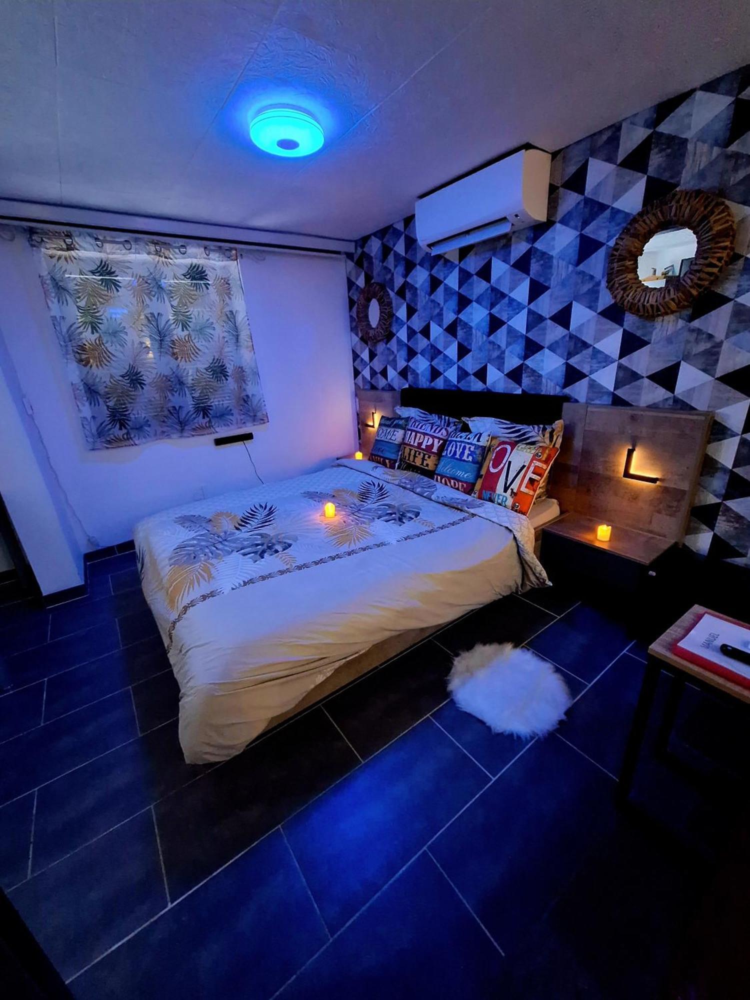 Apartment Les Charmes-balneotherapie-videoprojecteur-netflix *