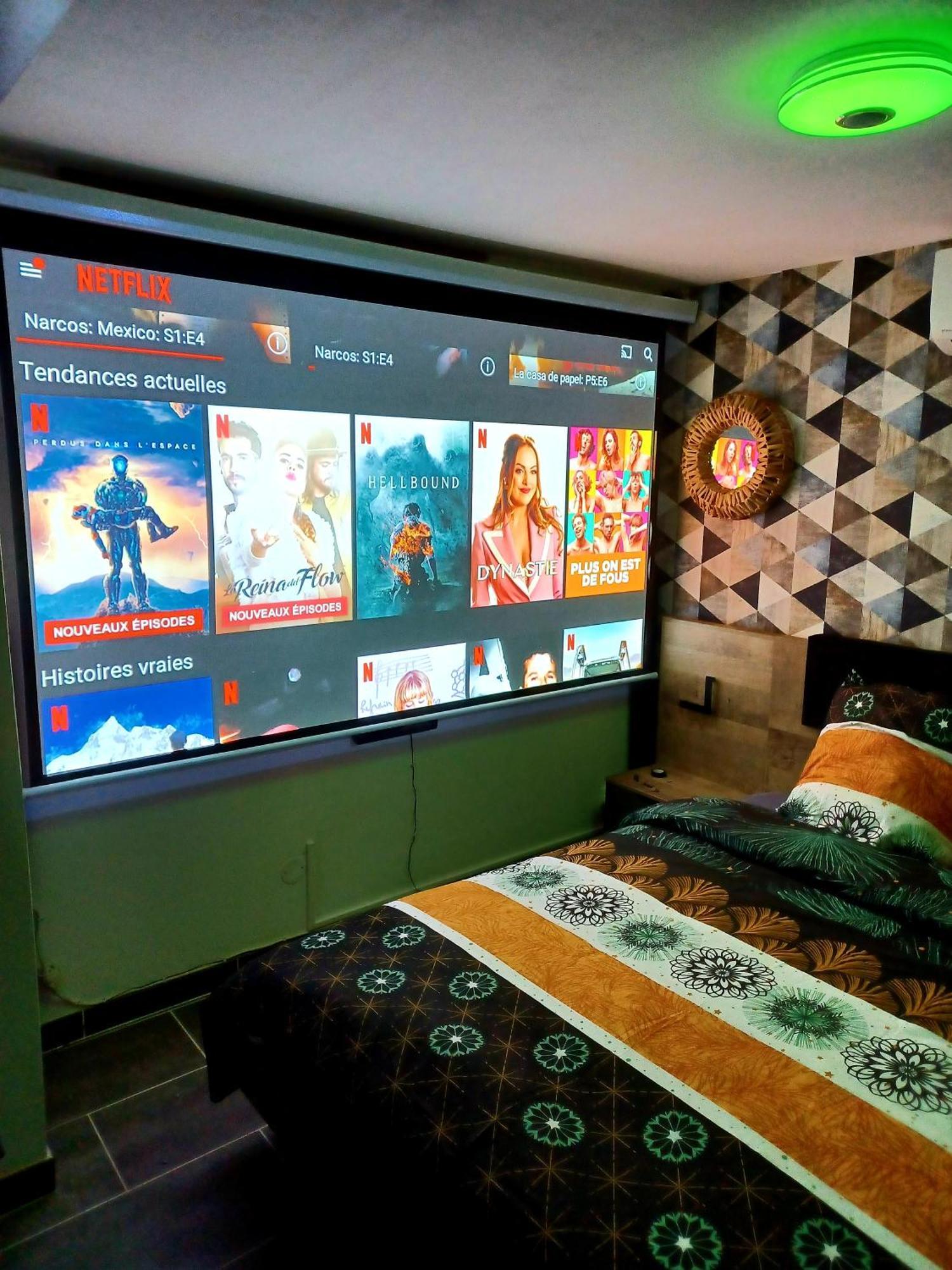Apartment Les Charmes-balneotherapie-videoprojecteur-netflix *